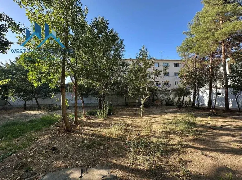 Sotiladi tijorat binosi, 448 m², 15 sotix — Yakkasaroy tumani