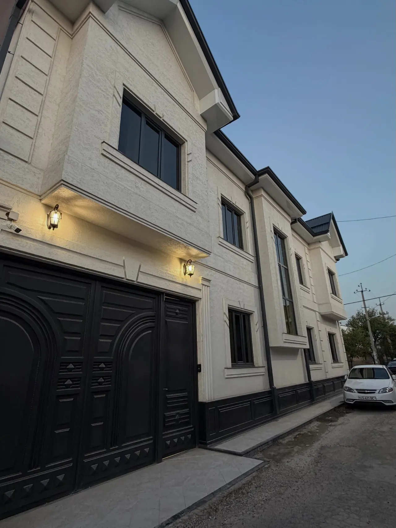 Sotiladi 7 xonali hovli uy, 2,2 sotix, 2 qavatli — Yashnobod tumani