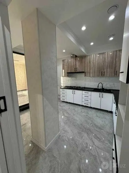 Продаётся 4-комнатная квартира, 130 м², 10/10 этаж — Чиланзарский район