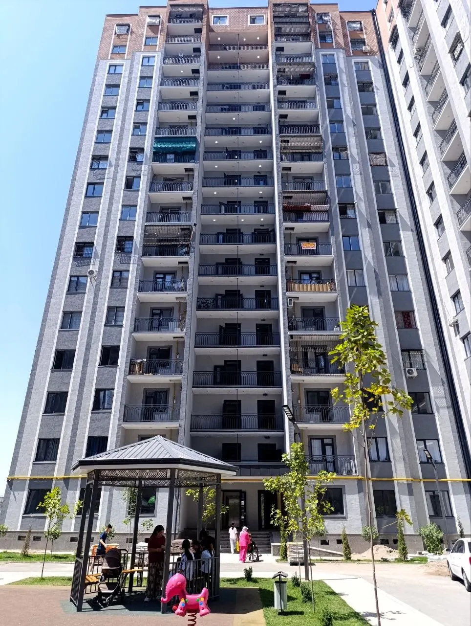 Sotiladi 3 xonali kvartira, 103 m², 7/16 qavat — Yangihayot tumani