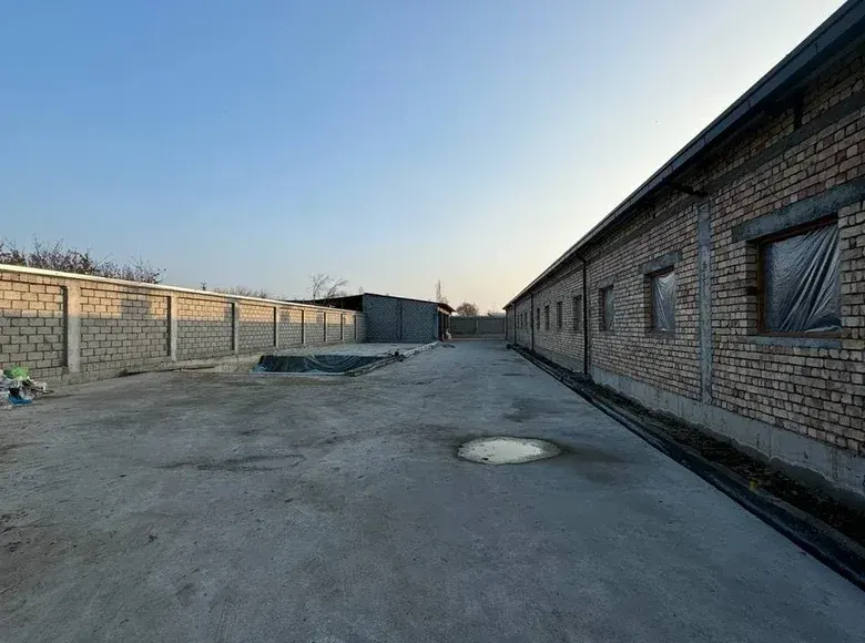 Продаётся коммерческое помещение, 1790 м², 40 сот. — Юнусабадский район