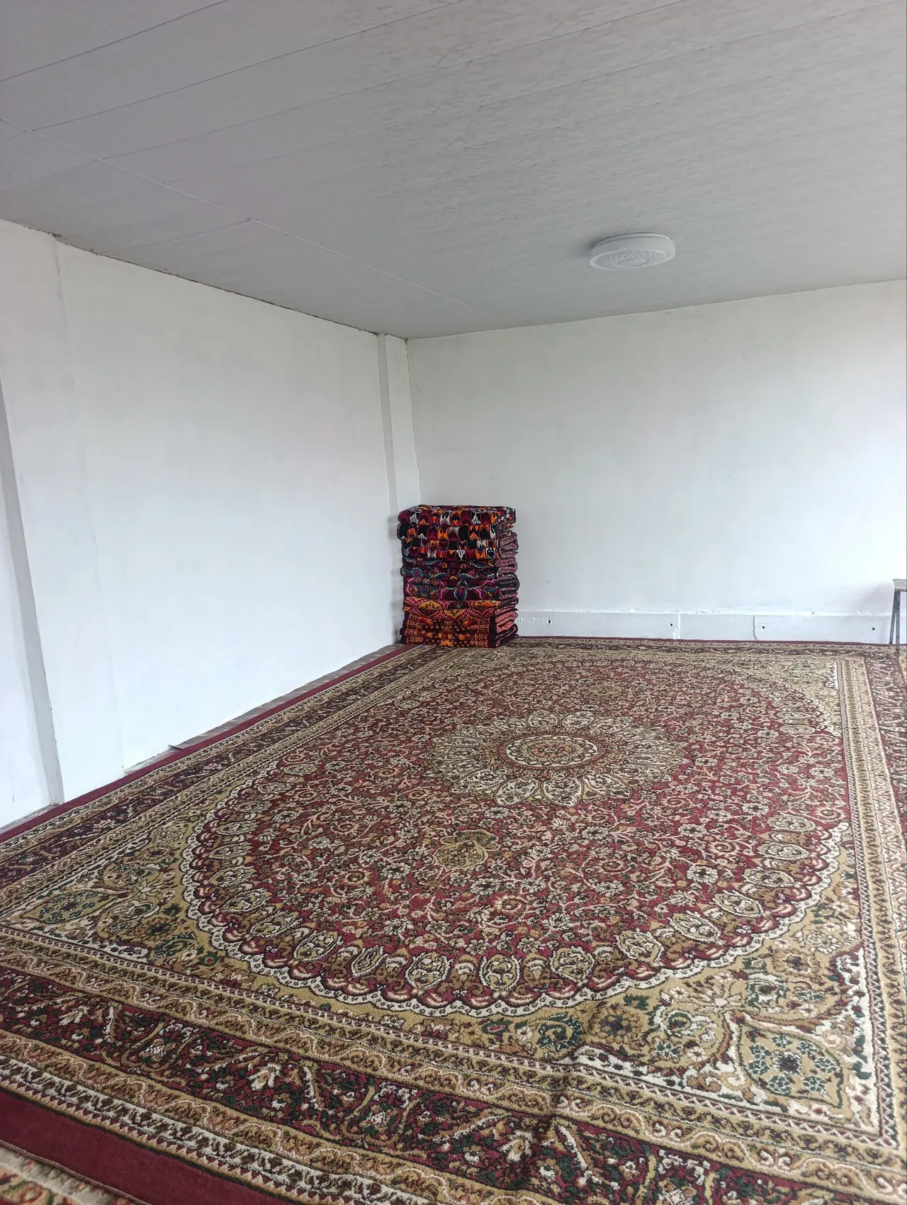 Сотилади ҳовли уй, 50 сотих, 650 м², 1 қаватли — Сайхунобод тумани