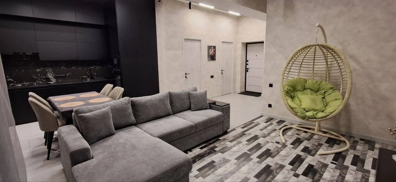 Sotiladi 3 xonali kvartira, 70 m², 7/10 qavat — Yakkasaroy tumani