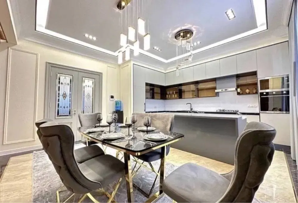 Сдаётся 4-комнатная квартира, 125 м², 6/8 этаж — Шайхантахурский район