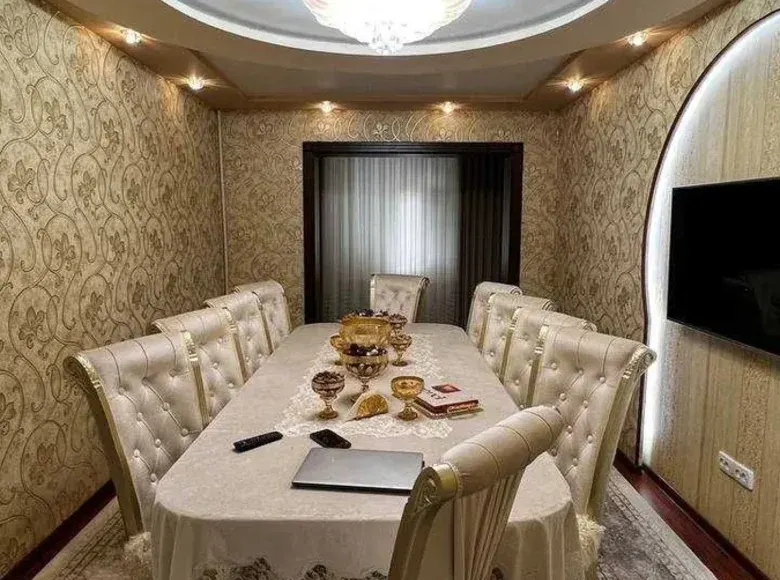 Sotiladi 3 xonali kvartira, 80 m², 2/4 qavat — Bektemir tumani