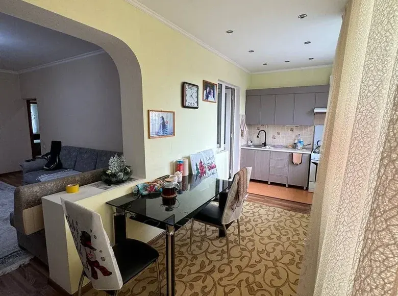 Сотилади 4 хонали квартира, 92 м², 8/9 қават — Мирзо Улуғбек тумани