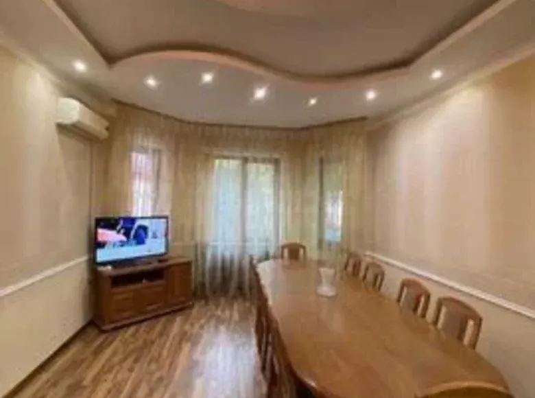 Ижарага берилади 7 хонали ҳовли уй, 170 м² — Яшнобод тумани
