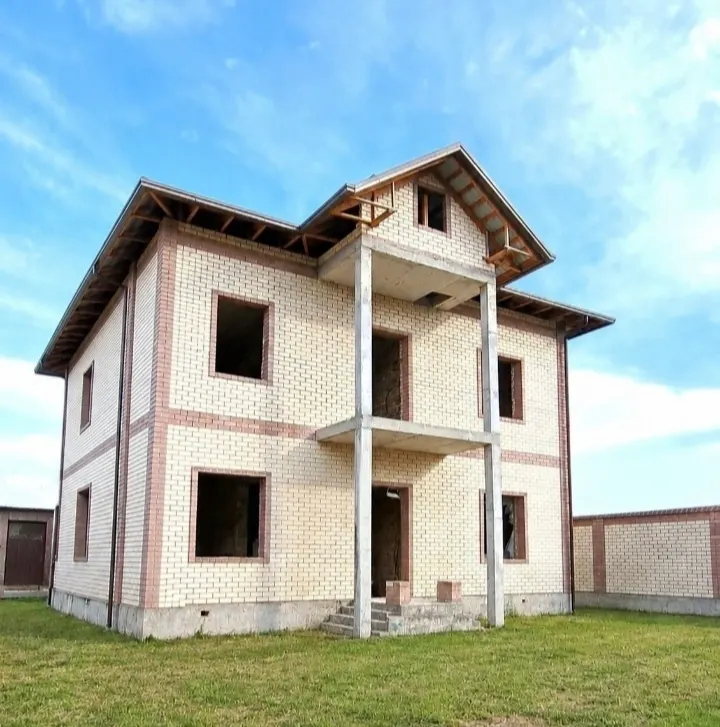 Sotiladi 6 xonali hovli uy, 6,3 sotix, 250 m², 2 qavatli — Yashnobod tumani