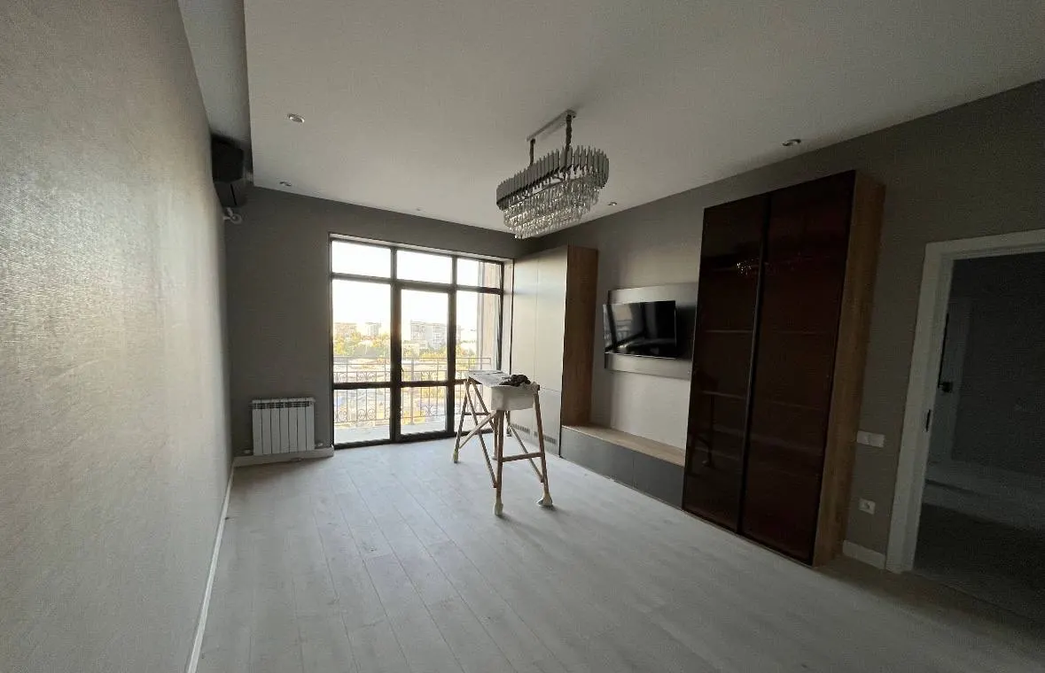 Sotiladi 2 xonali kvartira, 57 m², 8/10 qavat — Yakkasaroy tumani