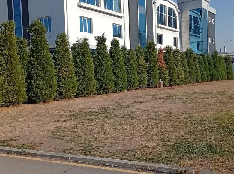 Ижарага берилади тижорат биноси, 2245 м², 1/4 қават — Сергели тумани