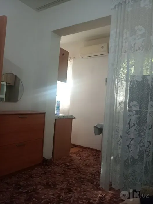 Сдаётся 1-комнатная квартира, 38 м², 1/4 этаж — Юнусабадский район