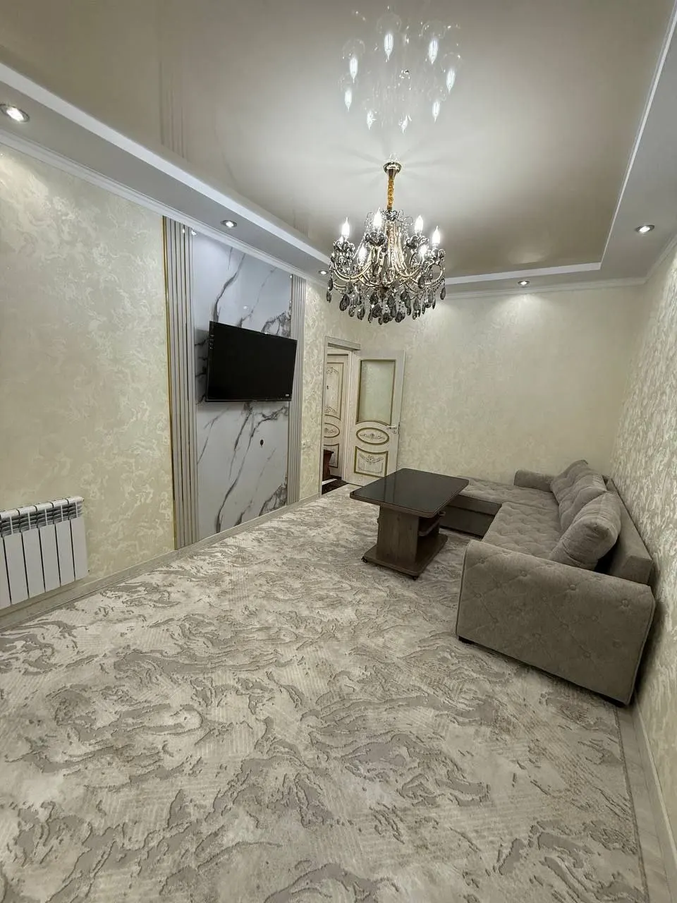 Продаётся 1-комнатная квартира, 38 м², 1/4 этаж — Чиланзарский район