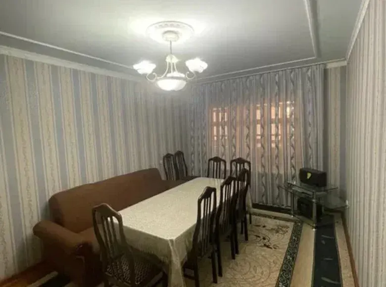 Сотилади 3 хонали квартира, 70 м², 3/4 қават — Мирзо Улуғбек тумани