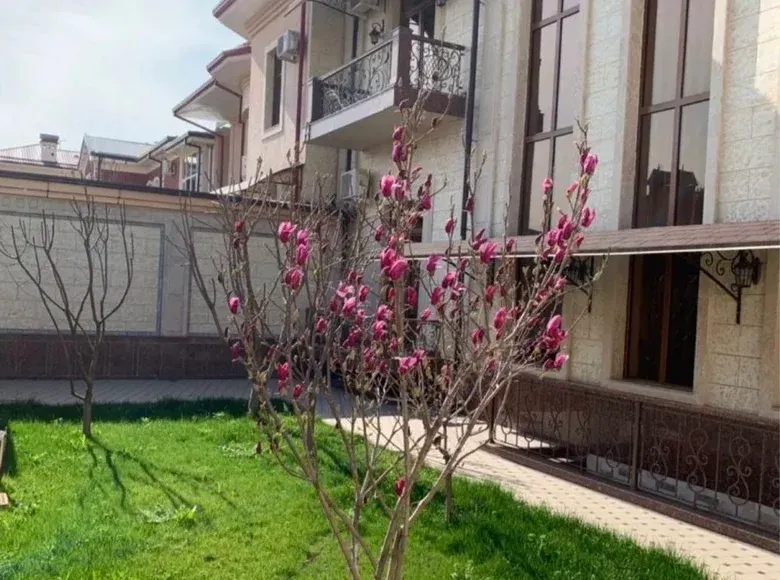 Ijaraga beriladi 8 xonali kvartira, 700 m² — Yakkasaroy tumani