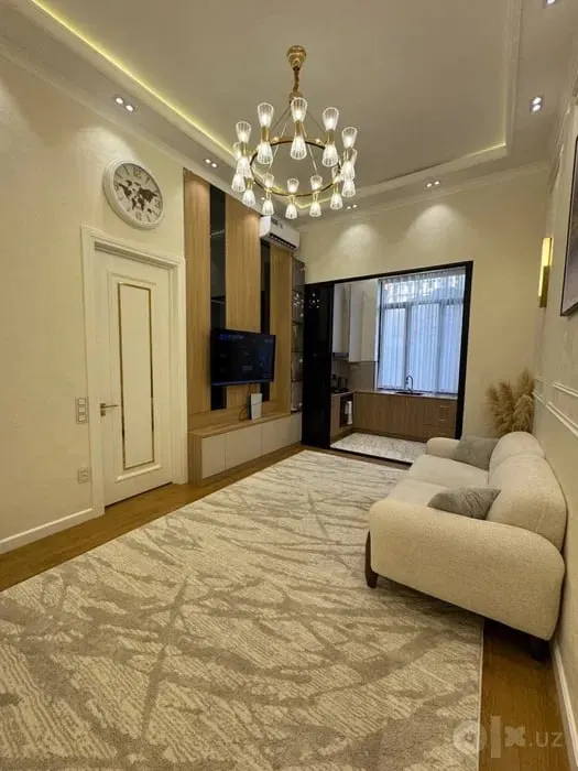 Продаётся 4-комнатная квартира, 100 м², 1/16 этаж — Яккасарайский район