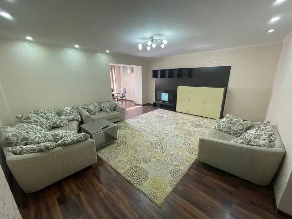 Сдаётся 2-комнатная квартира, 80 м², 3/4 этаж — Мирзо-Улугбекский район