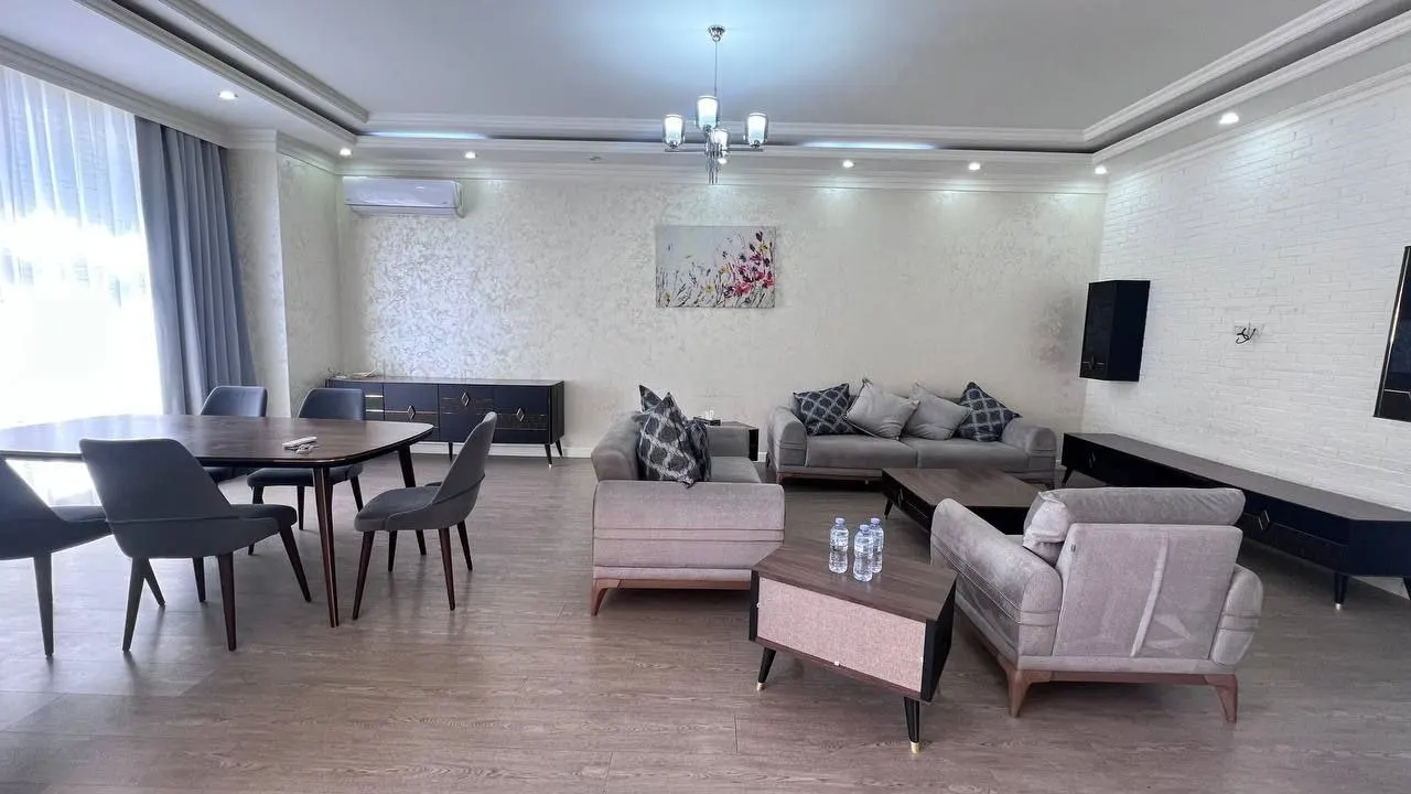 Ижарага берилади 6 хонали ҳовли уй, 5 сотих, 450 м² — Миробод тумани