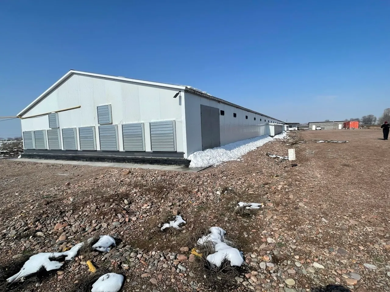 Продаётся коммерческое помещение, 40000 м², 40 сот. — Ахангаранский район