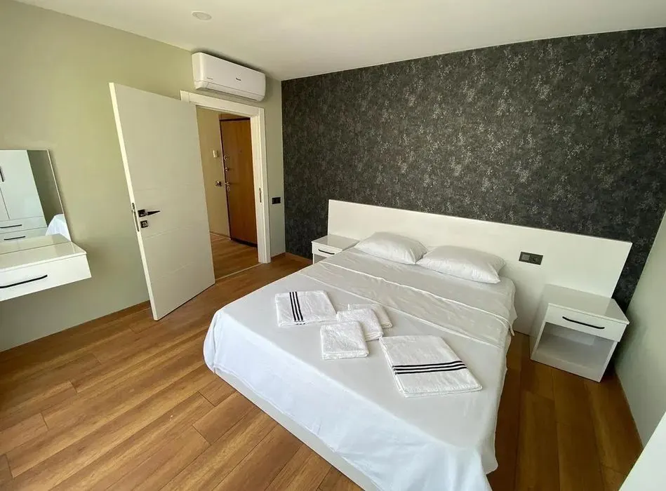 Сдаётся 4-комнатная квартира, 115 м², 6/8 этаж — Шайхантахурский район
