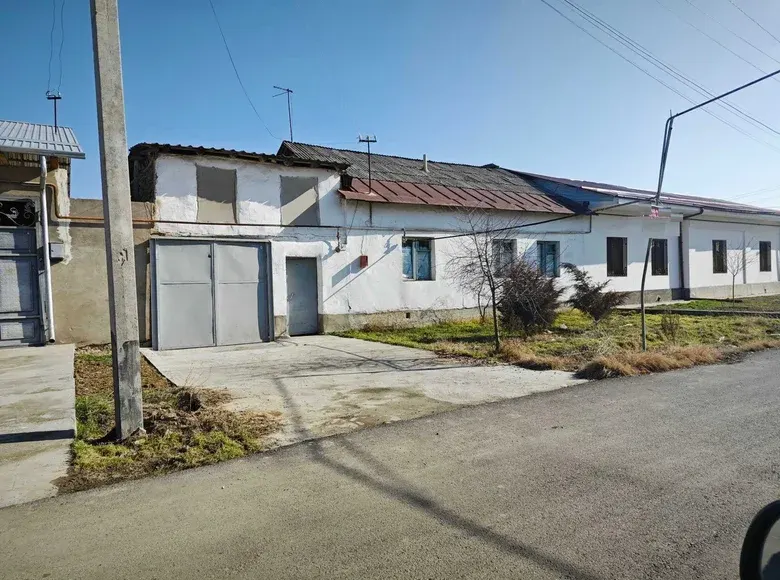 Sotiladi 4 xonali hovli uy, 150 m² — Yashnobod tumani