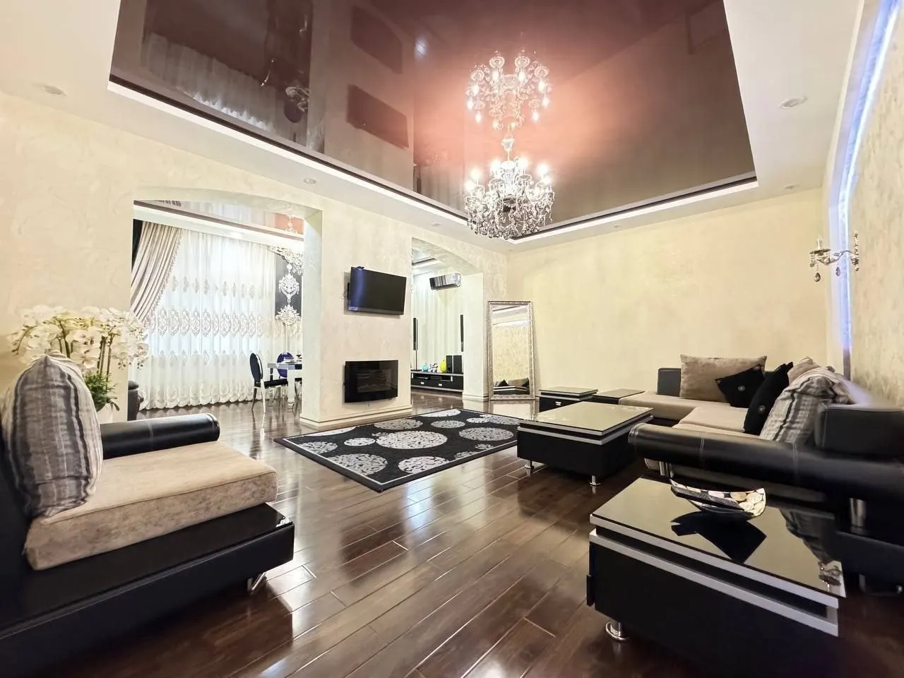 Сотилади 4 хонали квартира, 270 м², 4/4 қават — Миробод тумани
