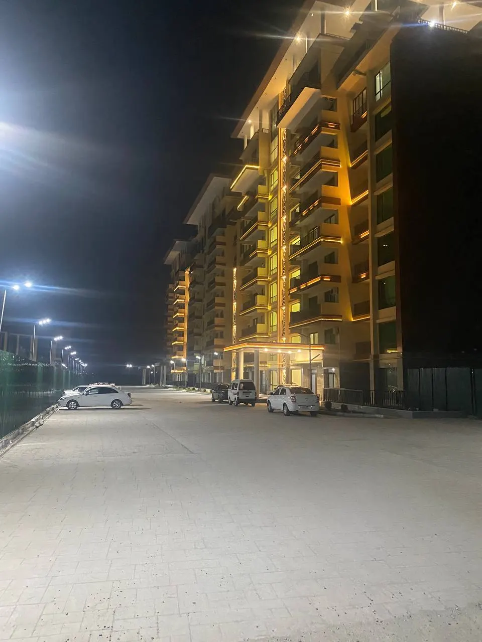 Продаётся 3-комнатная квартира, 91 м², 2/9 этаж — Давлатабадский район