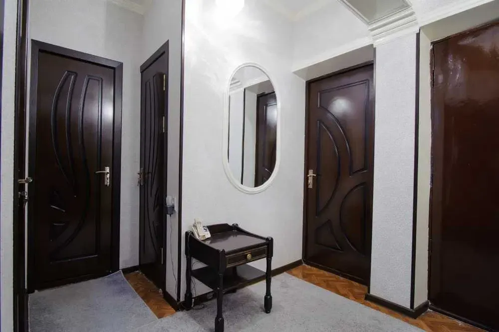 Сдаётся 4-комнатная квартира, 80 м², 4/4 этаж — Мирабадский район