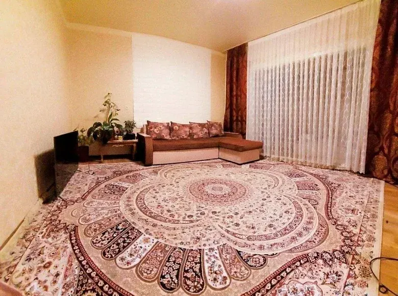 Sotiladi 2 xonali kvartira, 65 m², 8/9 qavat — Yakkasaroy tumani