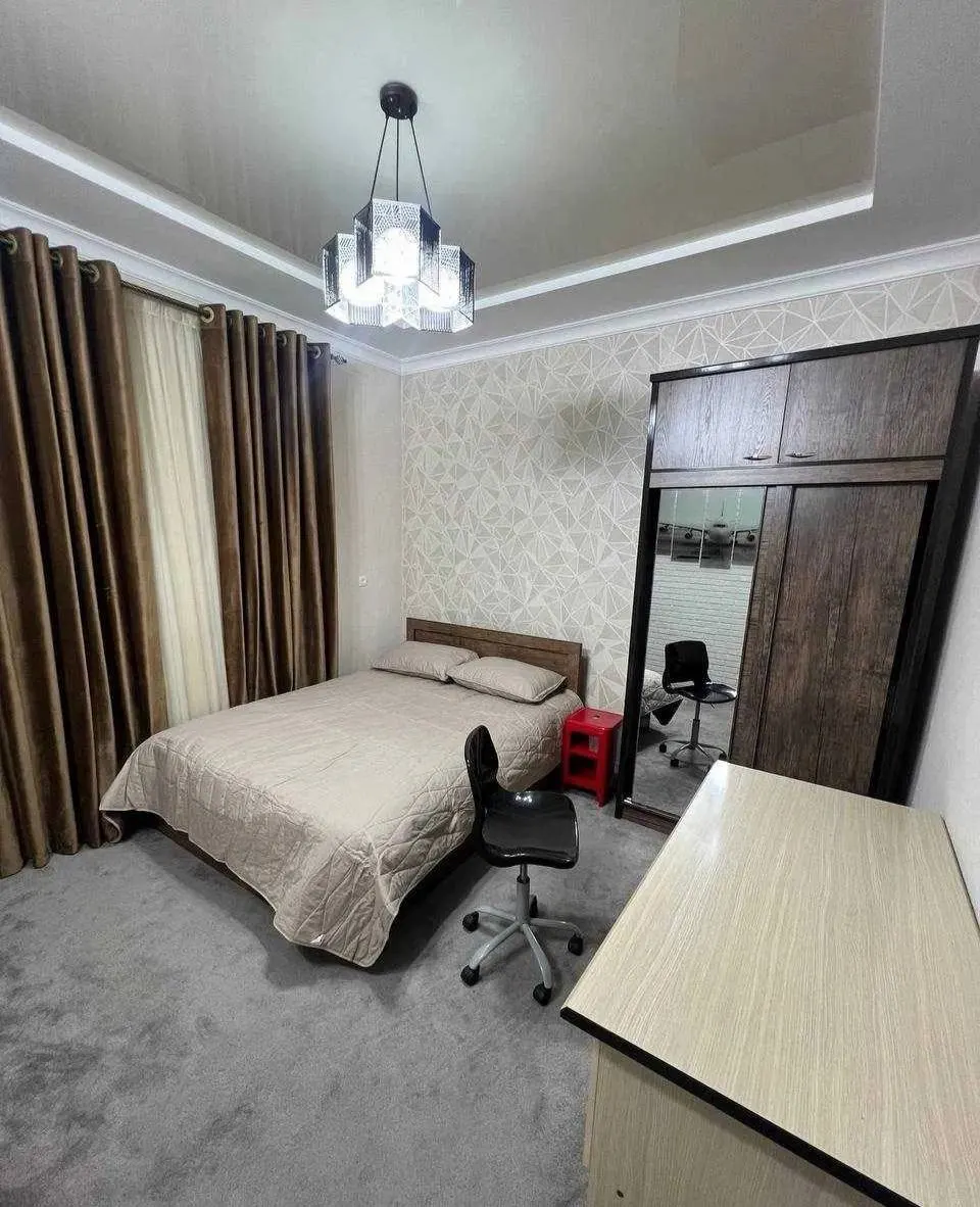 Сдаётся 3-комнатная квартира, 100 м², 3/10 этаж — Мирабадский район