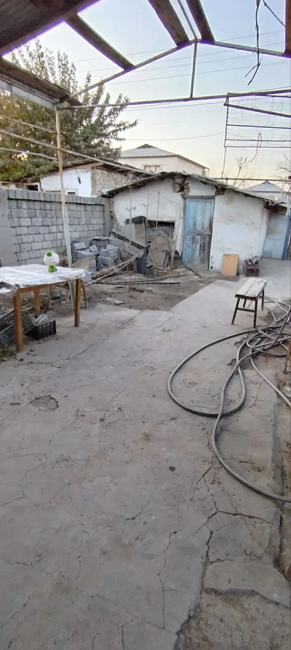 Сотилади 4 хонали ҳовли уй, 9 сотих, 90 м² — Бектемир тумани