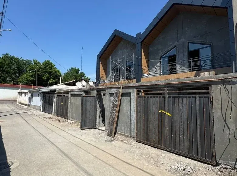 Продаётся 5-комнатный дом, 1.5 сот., 150 м² — Яккасарайский район