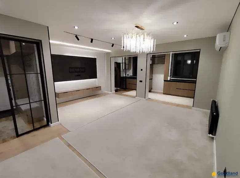 Sotiladi 4 xonali kvartira, 83 m², 4/4 qavat — Mirzo Ulugʻbek tumani