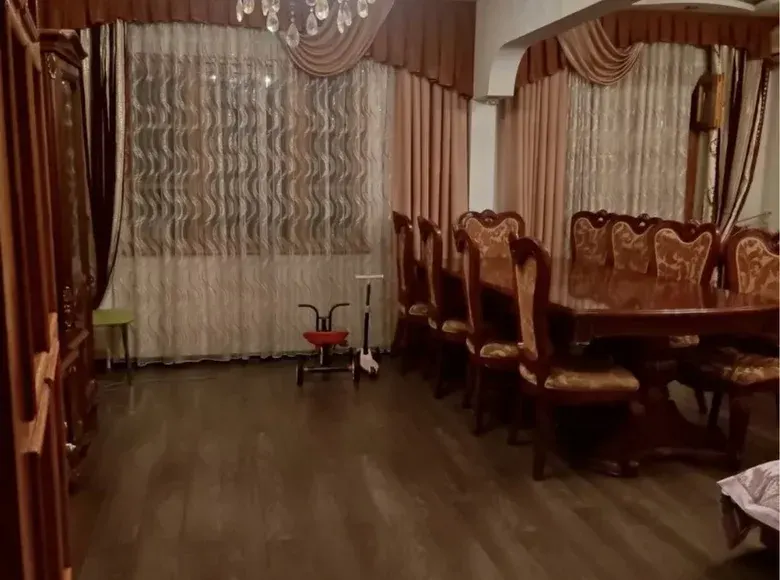 Продаётся 4-комнатная квартира, 92 м², 4/5 этаж — Чиланзарский район