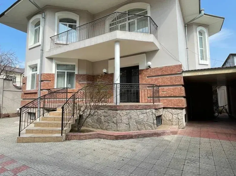 Сдаётся 8-комнатный дом, 7 сот., 700 м² — Яккасарайский район