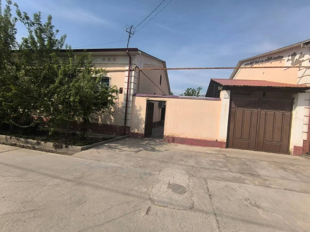 Сотилади 4 хонали ҳовли уй, 6 сотих, 1 қаватли — Тошкент тумани