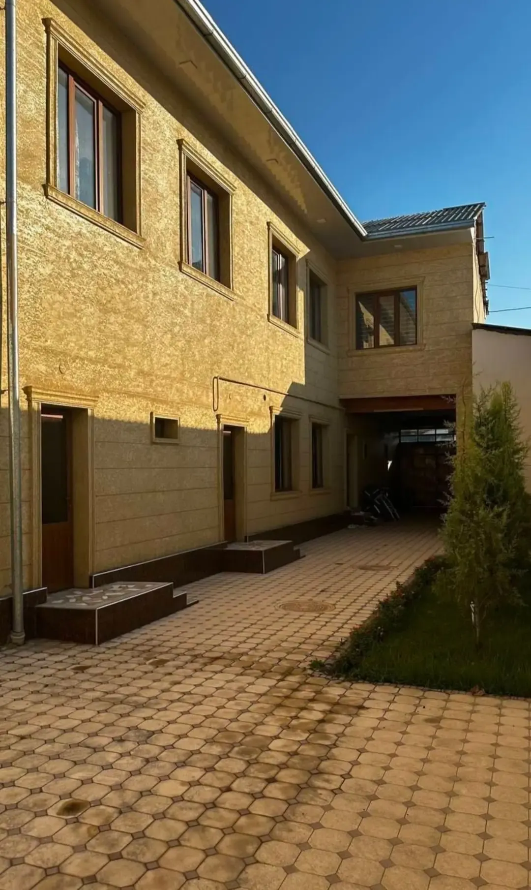 Sotiladi 5 xonali hovli uy, 3 sotix, 2/2 qavat — Yashnobod tumani