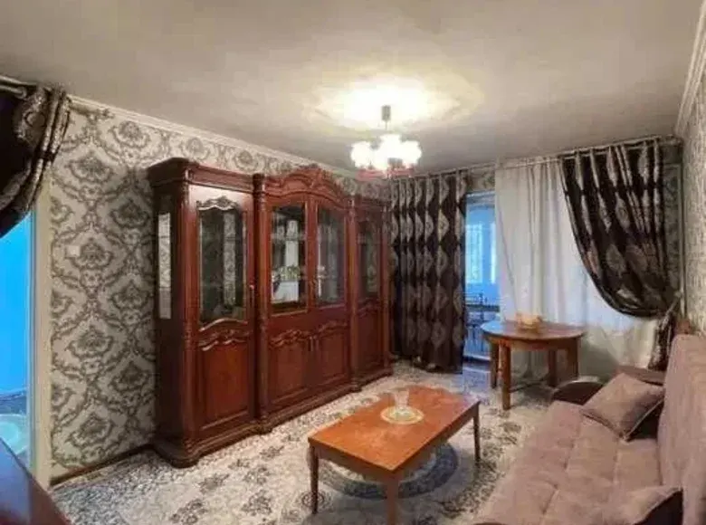 Сотилади 3 хонали квартира, 86 м², 4/4 қават — Мирзо Улуғбек тумани
