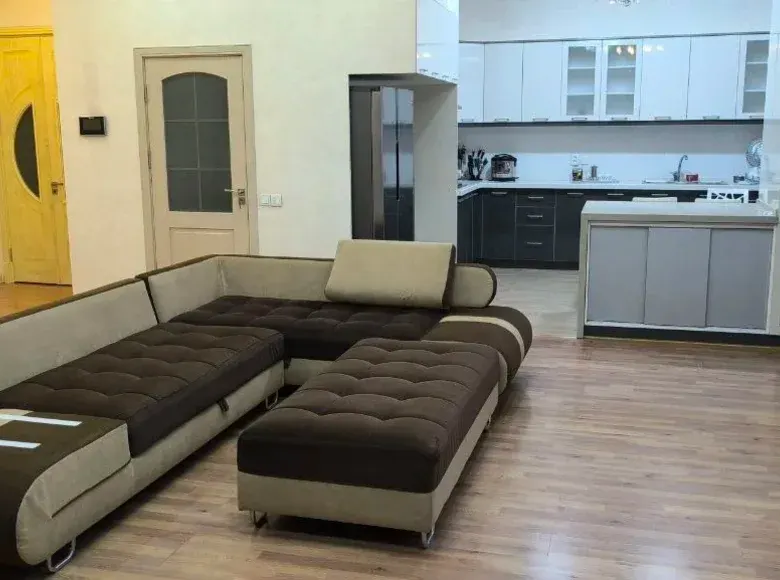Ижарага берилади 5 хонали квартира, 180 м², 4/6 қават — Яккасарой тумани