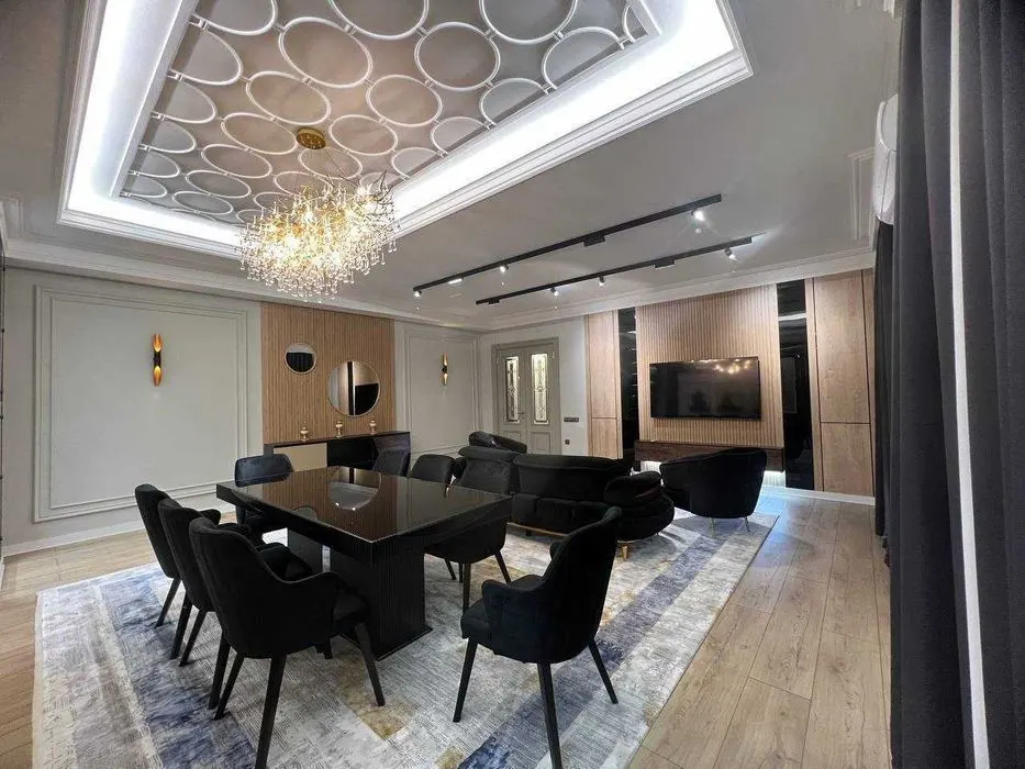 Сдаётся 4-комнатная квартира, 130 м², 5/13 этаж — Яккасарайский район
