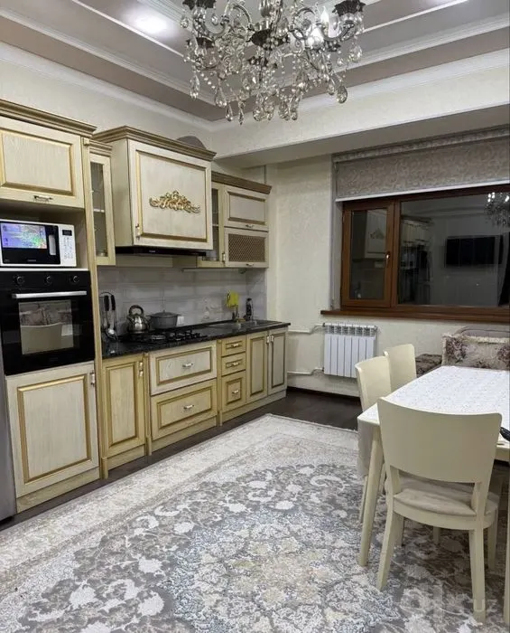 Ижарага берилади 2 хонали квартира, 80 м², 4/7 қават — Олмазор тумани