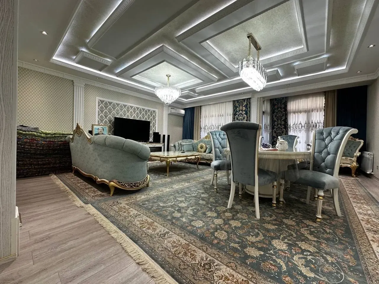 Сдаётся 5-комнатная квартира, 200 м², 2/6 этаж — Мирабадский район