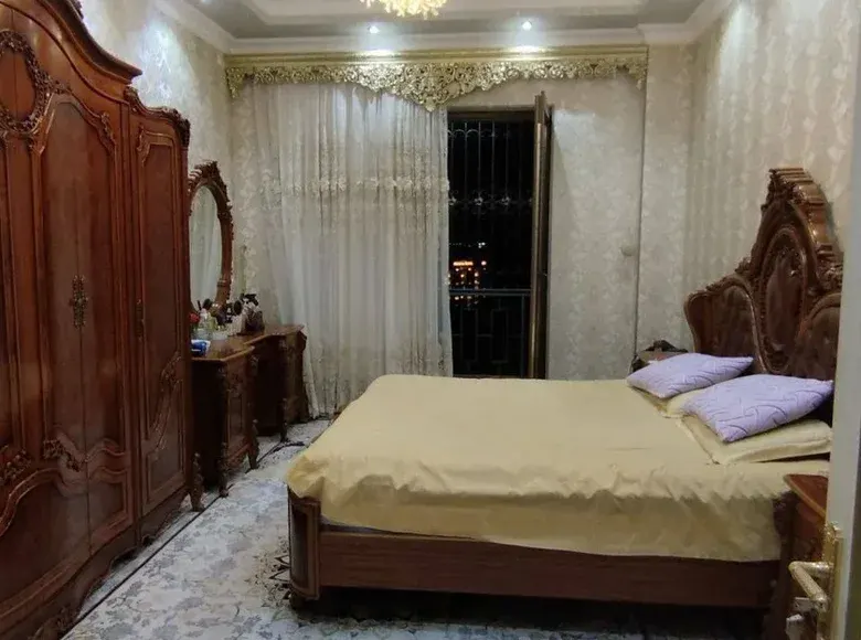 Сдаётся 2-комнатная квартира, 65 м², 1/5 этаж — Яккасарайский район
