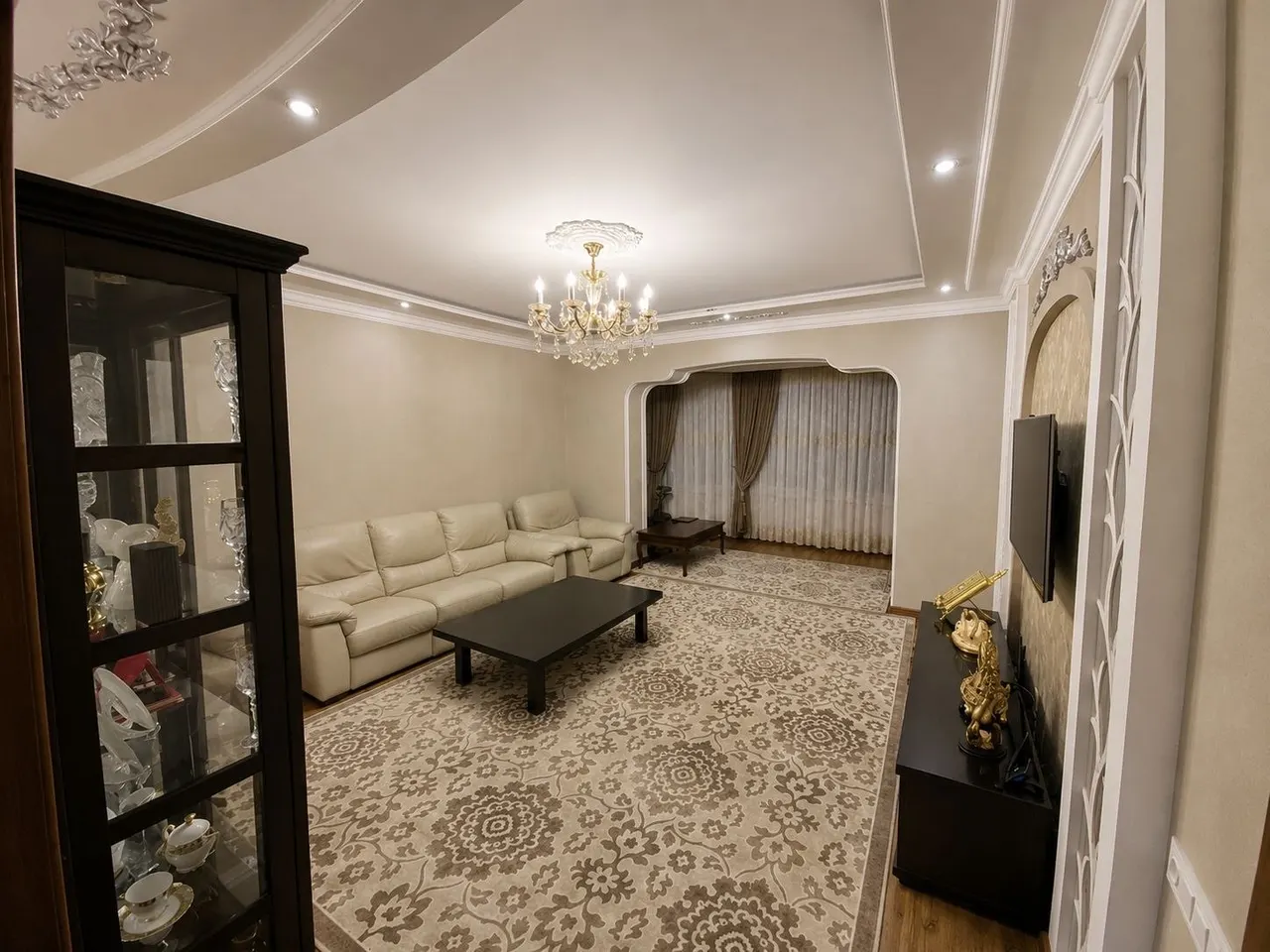 Продаётся 5-комнатная квартира, 131 м², 3/4 этаж — Чиланзарский район