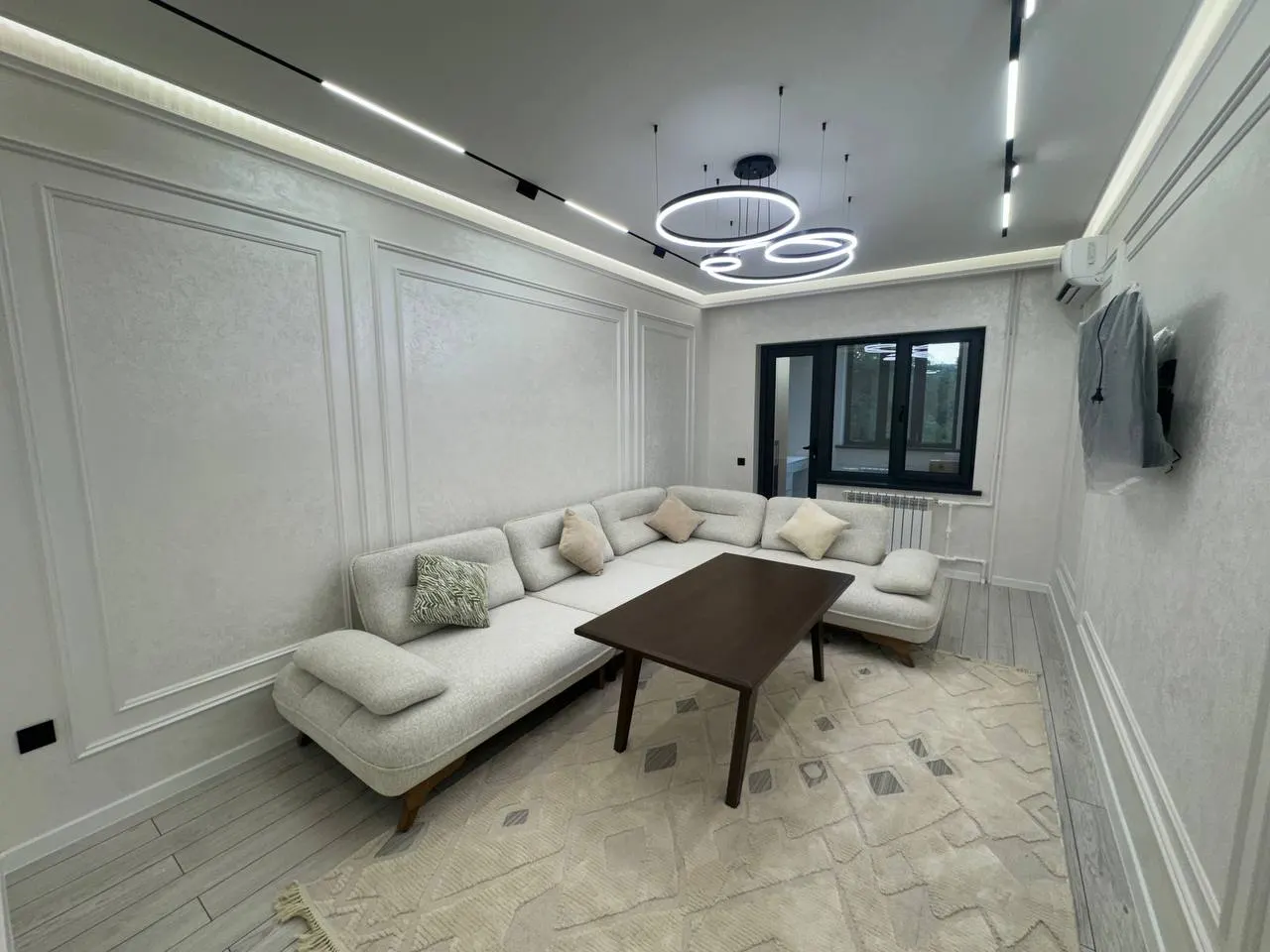 Sotiladi 2 xonali kvartira, 60 m², 3/5 qavat — Yakkasaroy tumani