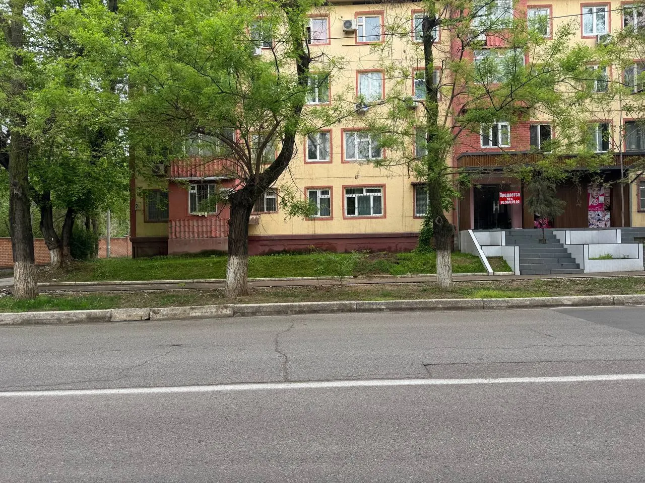 Продаётся 3-комнатная квартира, 67 м², 1/4 этаж — Учтепинский район