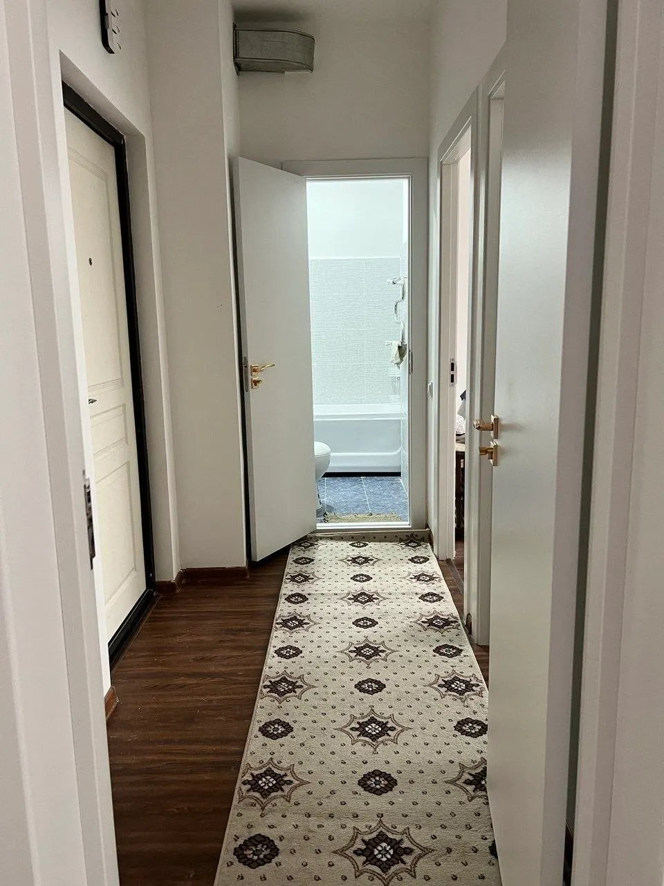 Продаётся 2-комнатная квартира, 39 м², 8/9 этаж — Чирчик