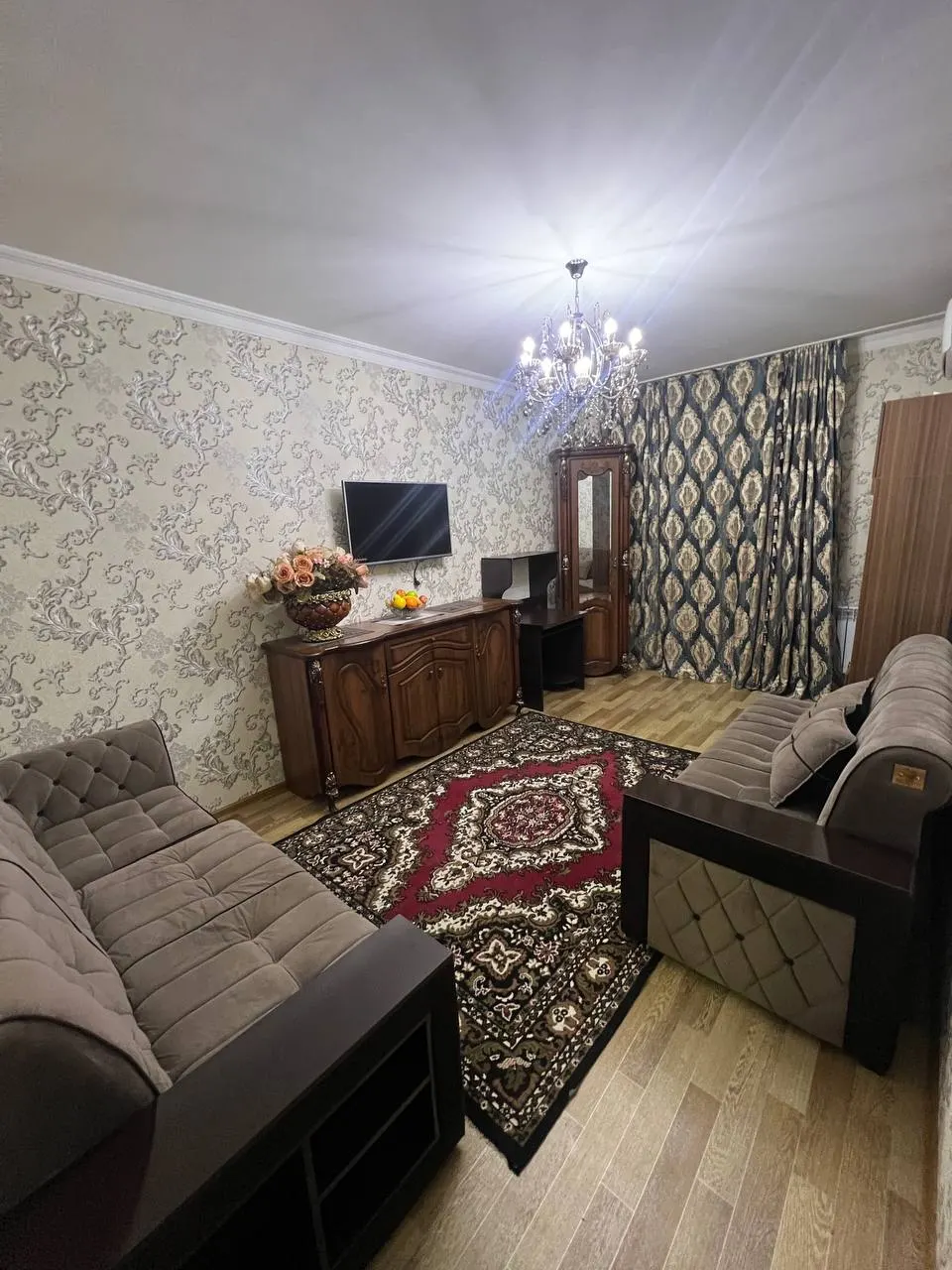 Сдаётся 2-комнатная квартира, 56 м², 1/4 этаж — Алмазарский район
