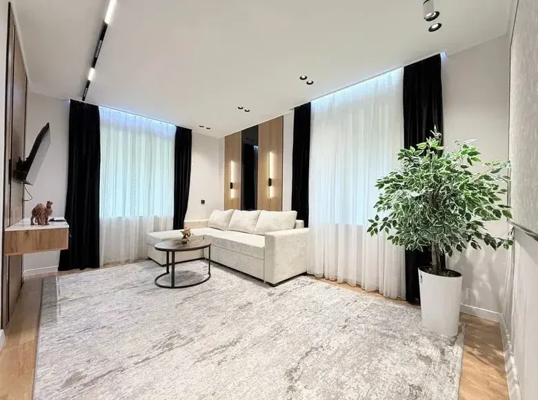 Sotiladi 2 xonali kvartira, 42 m², 2/5 qavat — Yunusobod tumani