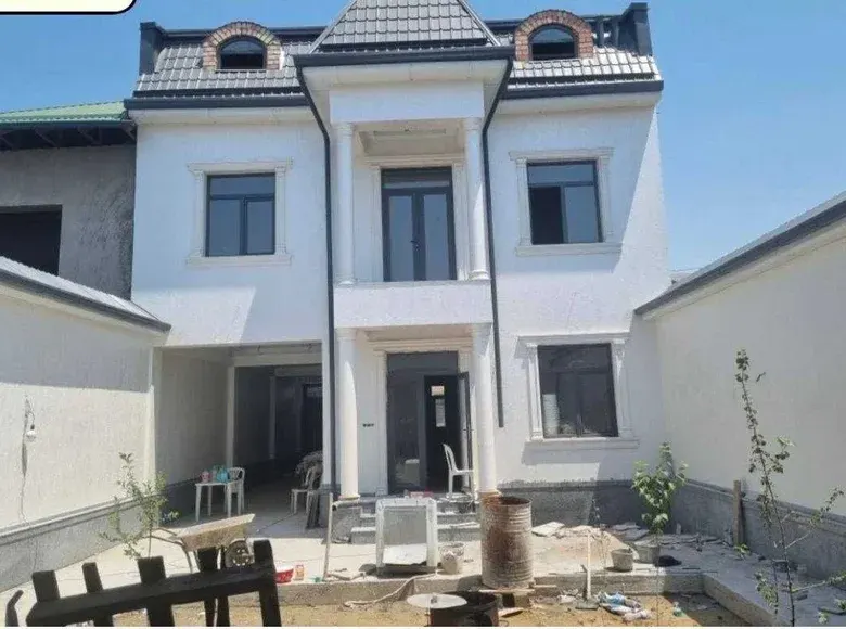 Сотилади 8 хонали ҳовли уй, 3 сотих, 500 м² — Бектемир тумани