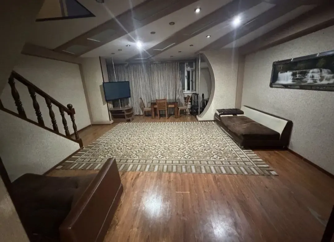 Сотилади 4 хонали квартира, 100 м², 5/9 қават — Яккасарой тумани